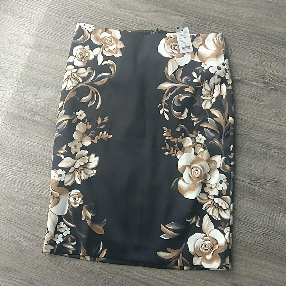 NWT WHBM Silky Floral Pencil Skirt Sz 00